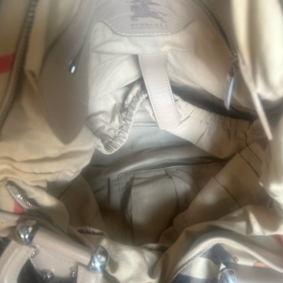 Authentic Burberry baby / diaper bag , includes dust bag and change pad - Picture 5 of 7